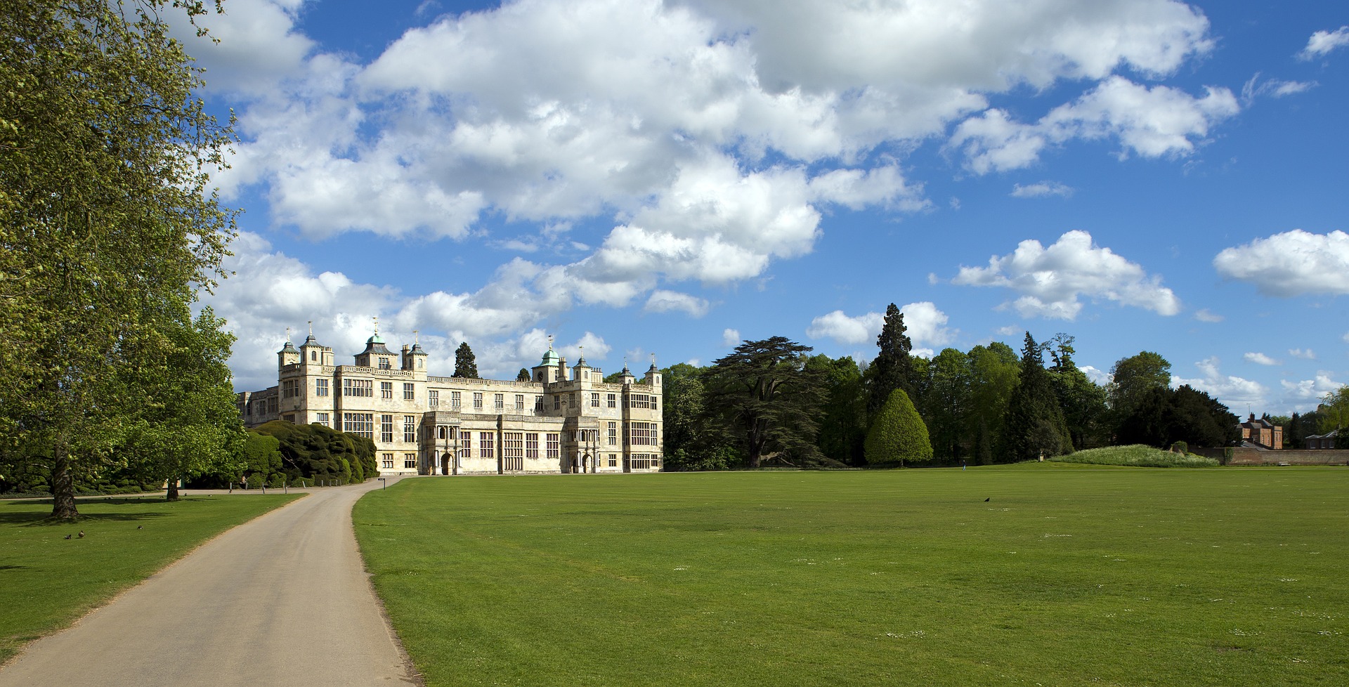 Image of a Grand Old Mansion